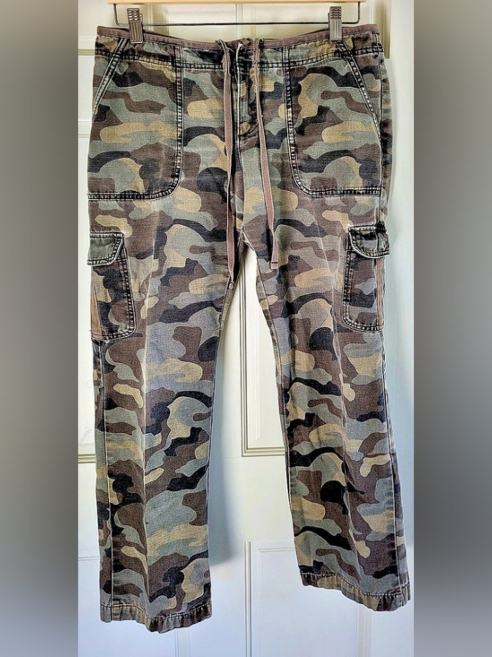 CABELA'S CASUALS Camo Straight-Leg Pants in Green & Brown